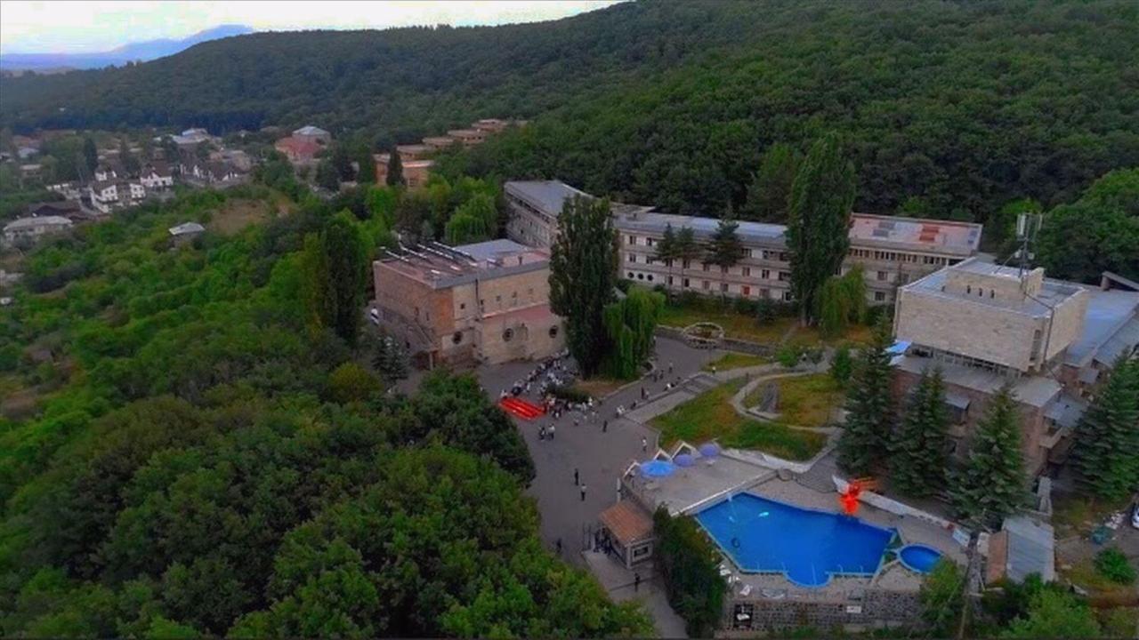 فندق Дом Писателей Цахкадзора المظهر الخارجي الصورة