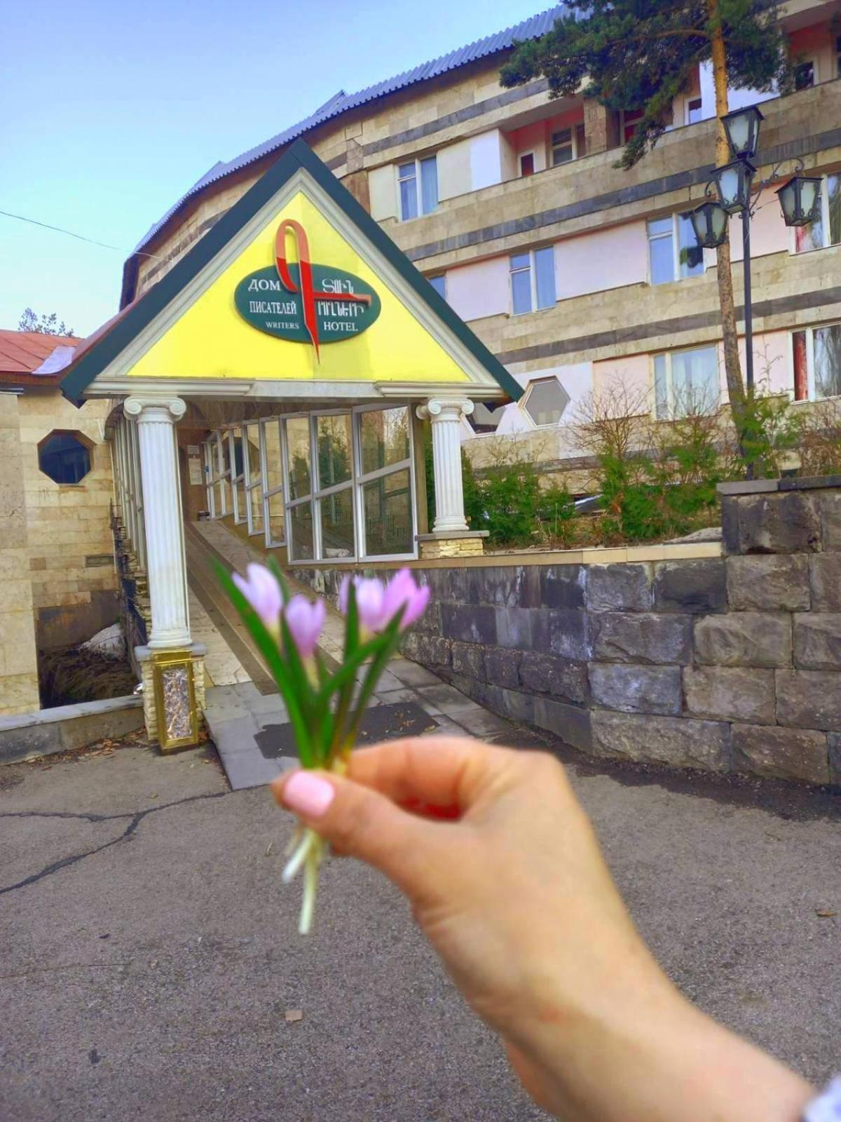 فندق Дом Писателей Цахкадзора المظهر الخارجي الصورة